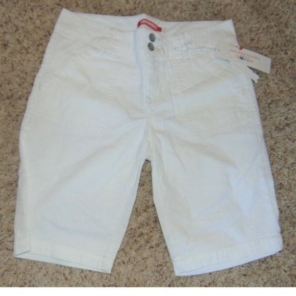 Womens Bermuda Shorts Unionbay White Blanche sz 17 Midrise Jr Girls Straight Leg - Picture 3 of 4